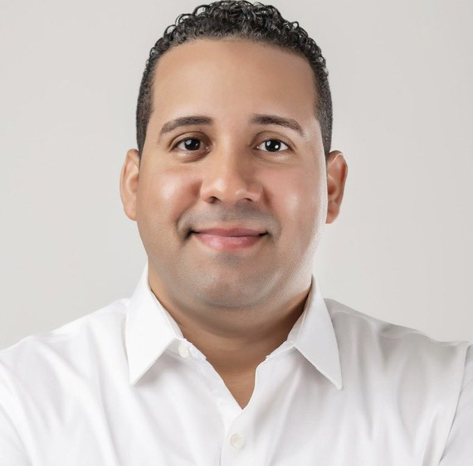 Exalcalde de Hato Mayor Odalis Vega renuncia de la Fuerza del Pueblo