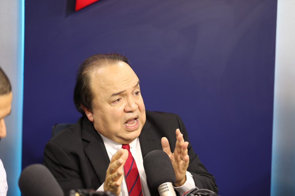 Vinicito Castillo pide que no le vinculen a senador condenado por corrupción Bob Menéndez