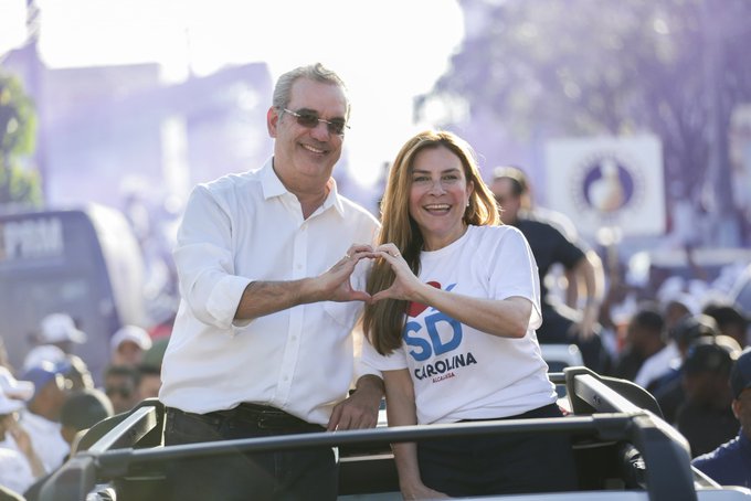 Abinader apoya a Carolina Mejía en marcha-caravana en el Distrito Nacional