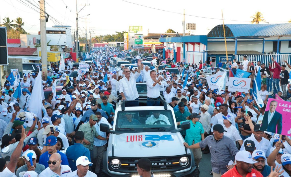 Abinader recorre varias comunidades de Sánchez Ramírez en apoyo a candidatos del PRM