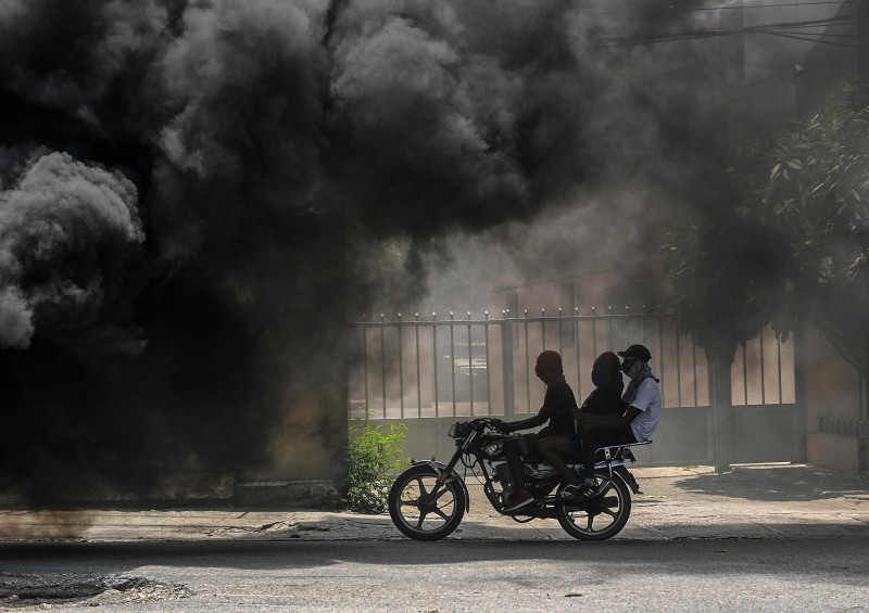 Al menos 6 muertos y más de una decena de heridos en protestas contra Henry en Haití