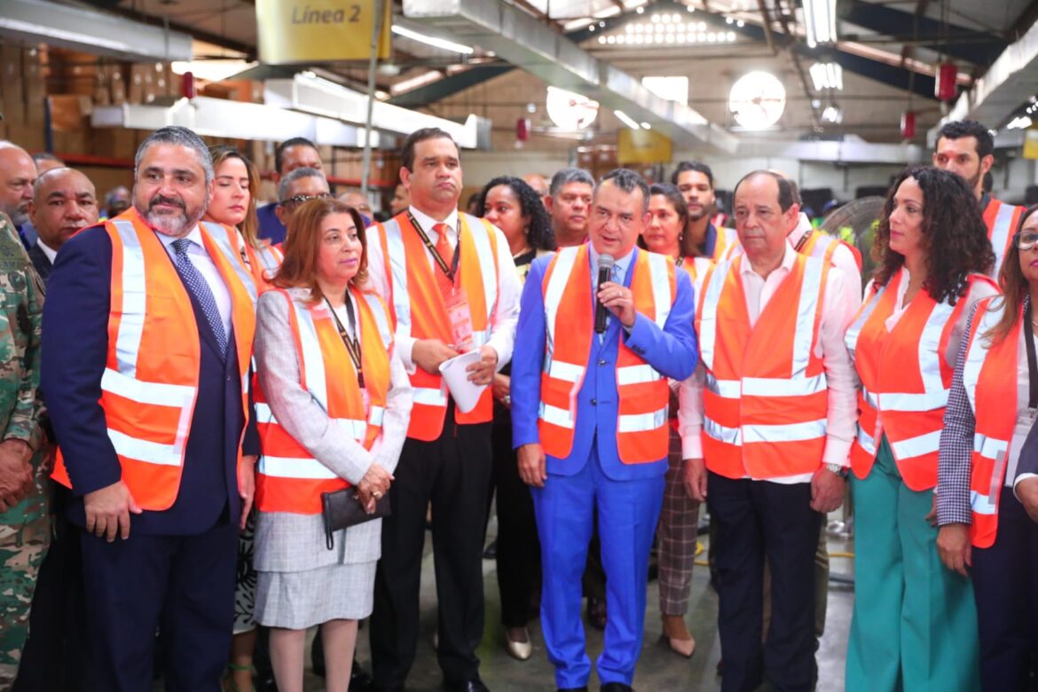 JCE inicia empaque de 16,851 kits electorales para elecciones municipales