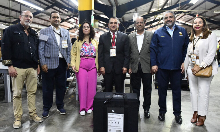 La JCE culmina la entrega de 16,851 valijas electorales