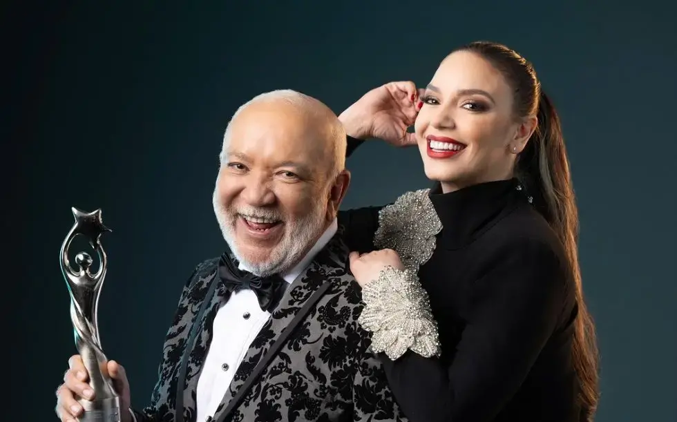Jochy Santos y Hony Estrella presentarán los Premios Soberano 2024