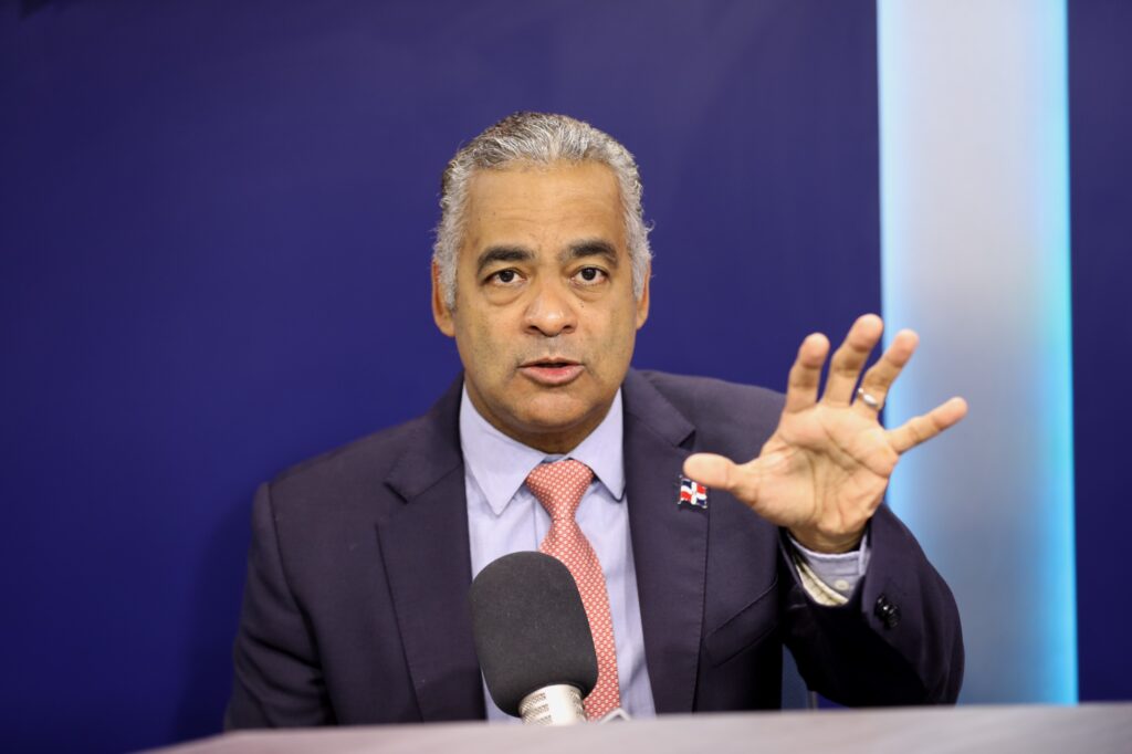 Joel Santos anuncia intervendrán Capotillo en próximas semanas