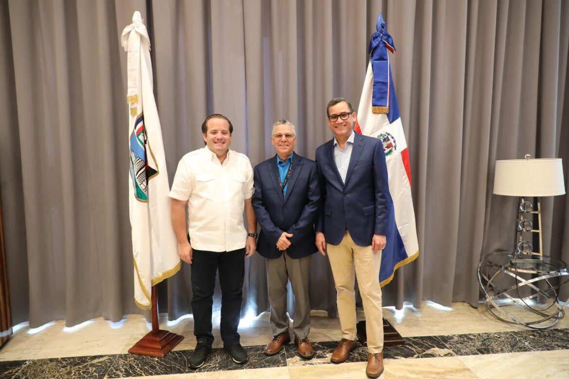 Presidente nacional del PRM visita al alcalde Manuel Jiménez tras negatividad de apoyar a Dio Astacio