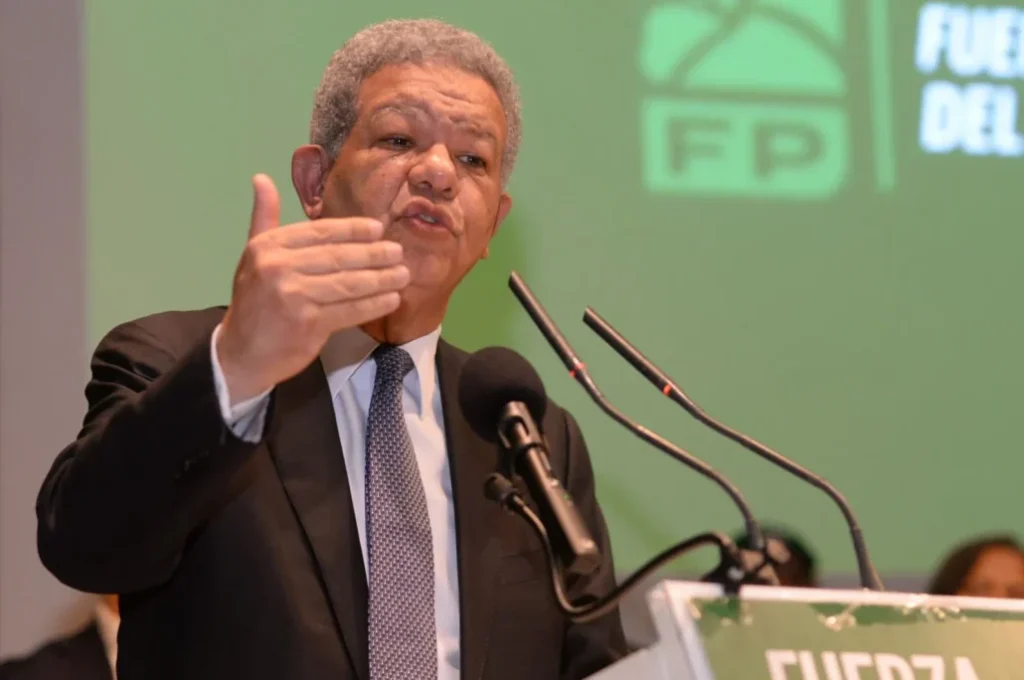 Leonel Fernández defiende candidatura a alcalde de Julio Romero