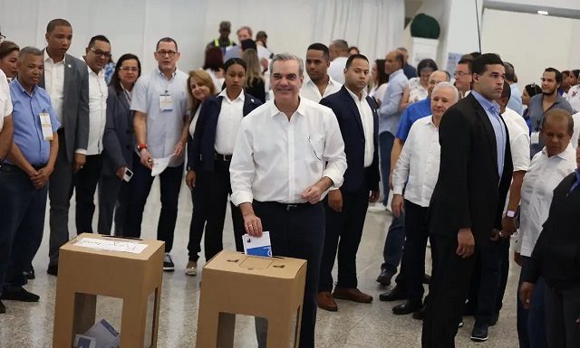 Presidente Abinader votará este domingo a las 10:30 a.m. en el Colegio Babeque