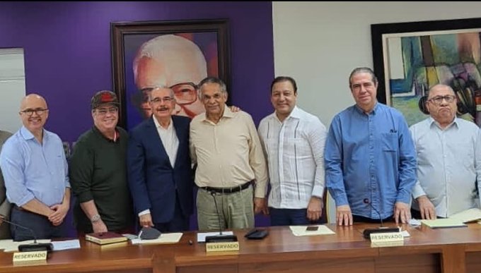 Ventura Camejo anuncia se retira de los máximos órganos direcciones del PLD