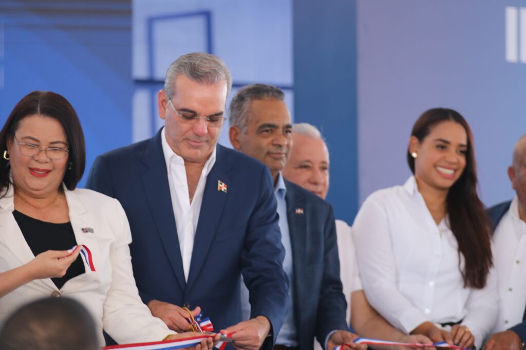Efemérides Patrias recuerda a Peña Gómez y cumple con la ley 46-23