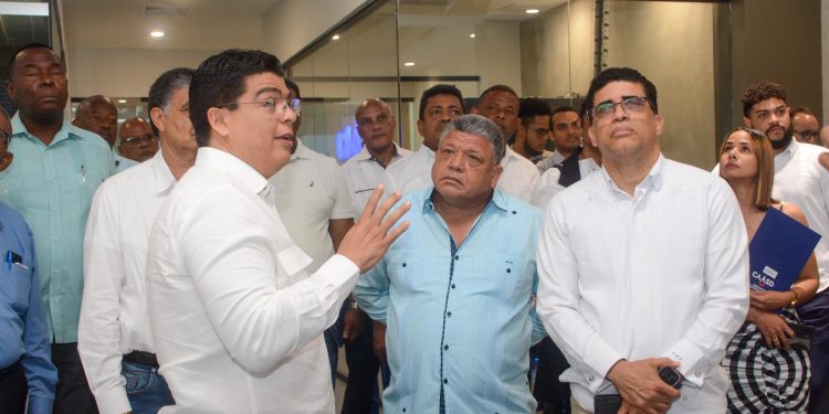 Fellito Suberví realiza reunión de trabajo con los alcaldes electos del Gran Santo Domingo