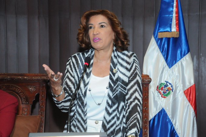Diputada María Fernández presenta renuncia “irrevocable” del PLD