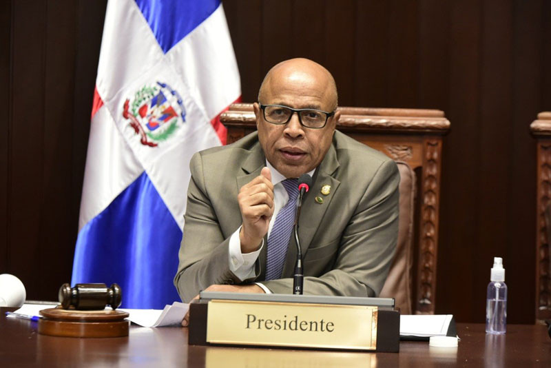 Alfredo Pacheco revela está de acuerdo que se reduzca cantidad de diputados