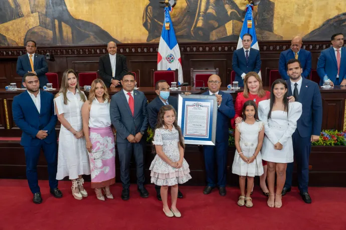 Cámara de Diputados reconoce aportes, honestidad y trayectoria de Vicente Sánchez Baret