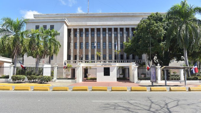 Educación no suspenderá concurso de oposicion; alega que las bases son las que aprobó la ADP