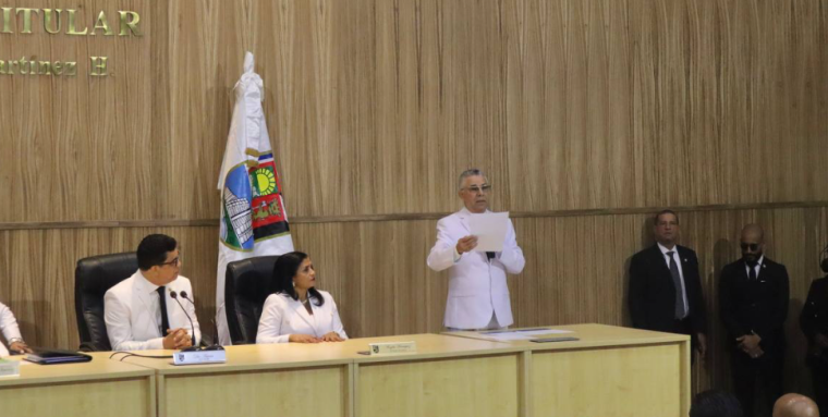 Jiménez dice deja RD$91 millones en cuentas Alcaldía SDE y cero deuda