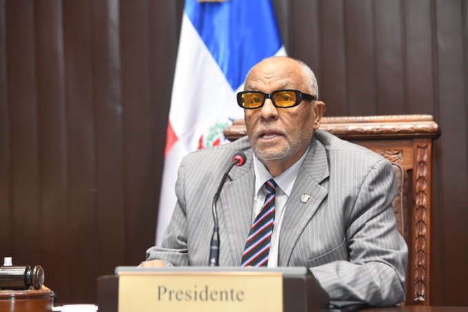 Diputado Castro Silverio pide Abel Martínez entregue limpia la ciudad de Santiago
