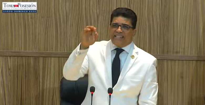 Hackean cuenta oficial de Facebook del alcalde de Santo Domingo Este Dío Astacio