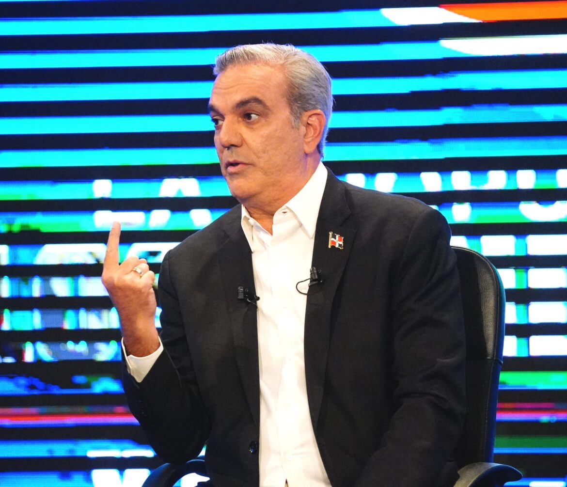 Abinader responde a Roberto Rosario y emplaza a que le prueben fortuna en paraísos fiscales