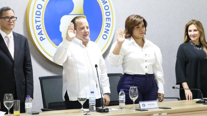 Comisión Ejecutiva del PRM juramenta a Abril Peña tras renunciar del PRD