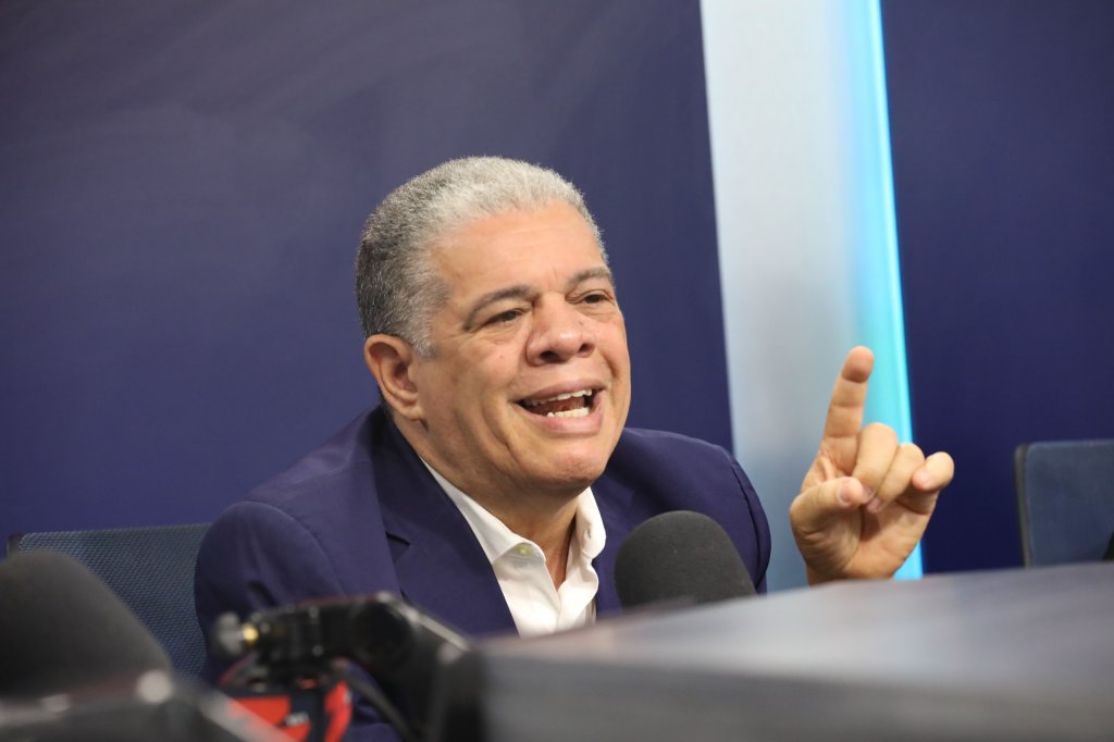 PLD expulsa deshonrosamente a Carlos Amarante Baret por conspirar contra el partido