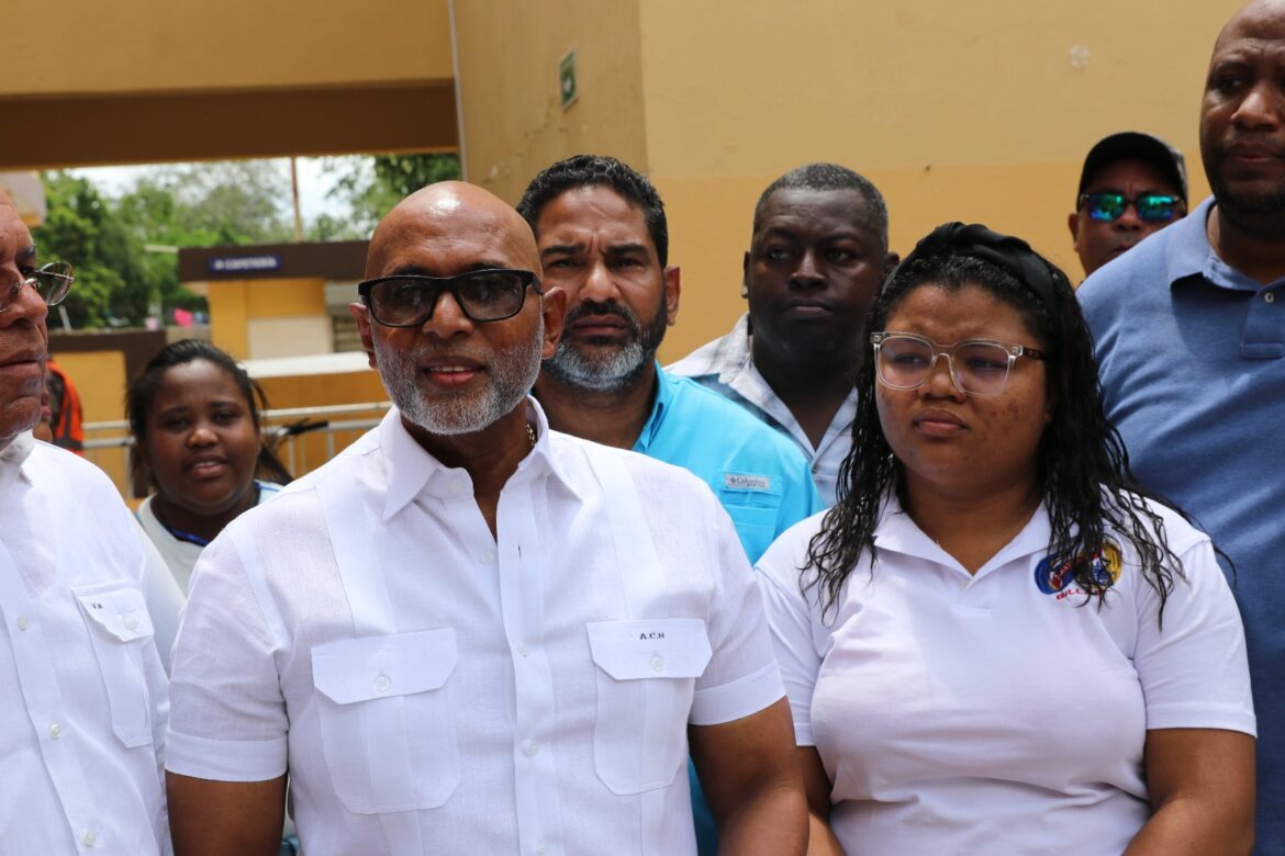 Ángel de la Cruz exhorta a población a continuar votando