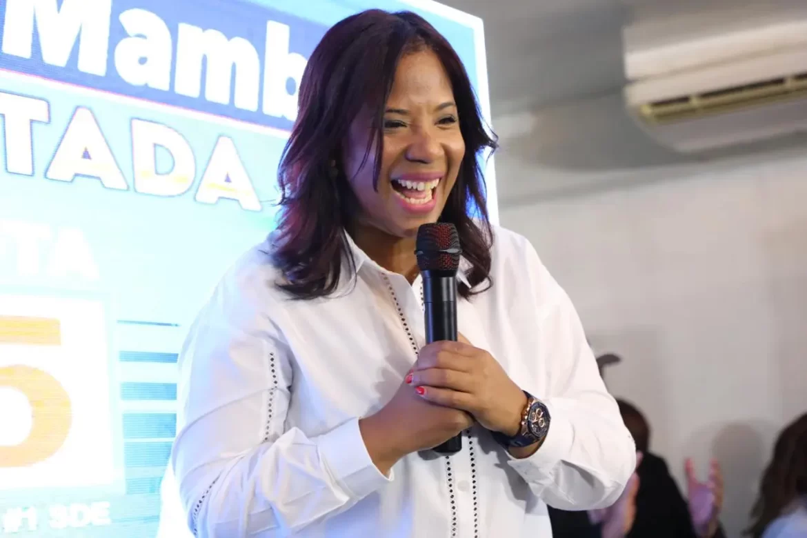 Candidata a diputada PRM presenta propuesta legislativa en acto cierre de campaña en SDE