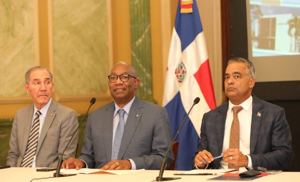 Presidente Abinader instruye construcción de Centro UASD en SDE