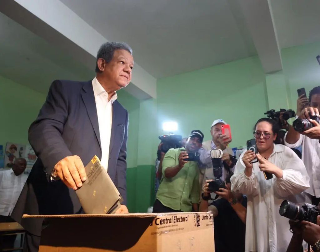 Leonel votará este domingo a las 11:00 a.m. en la escuela República Dominicana+