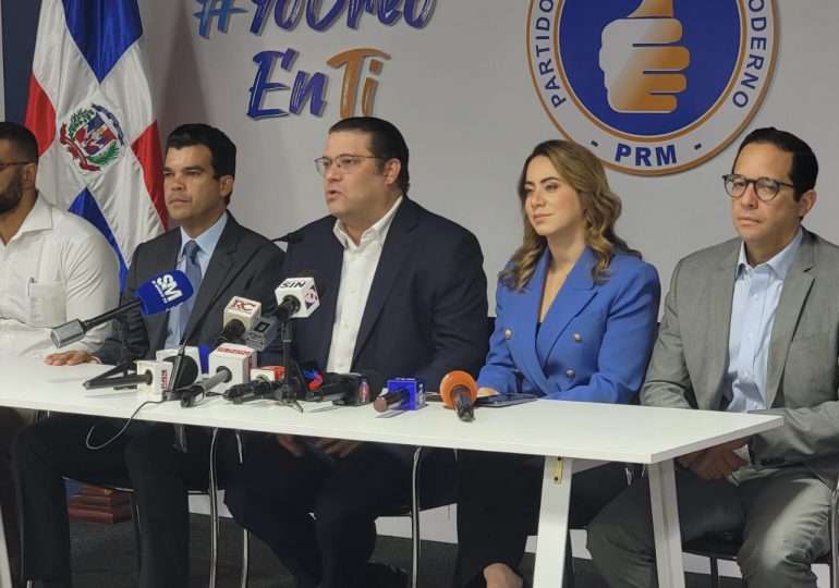 Alcaldes y directores municipales del PRM registran sus reportes de gastos e ingresos en el sistema SIFE ante la JCE