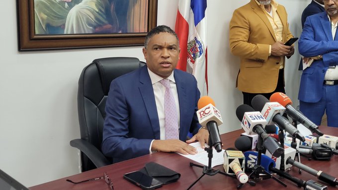 Yván Lorenzo exige frenar supuesta participación de generales FF.AA. en actividades proselitistas