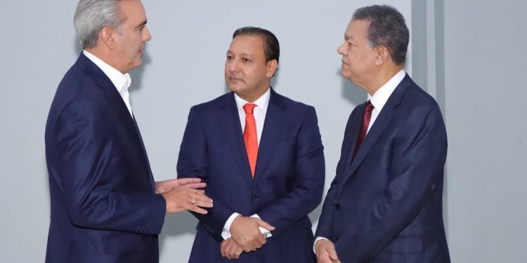 Presidente Abinader se reúne hoy con Abel Martínez y Leonel Fernández