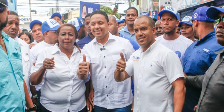 Elías Matos recibe apoyo masivo durante recorrido en Los Praditos del Distrito Nacional