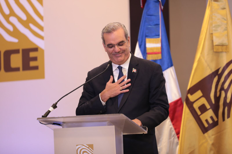 Presidente Abinader pide consenso para impulsar reformas