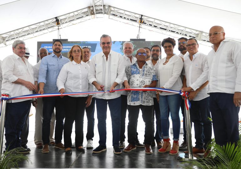 Abinader inaugura Centro Tecnológico JFPG en Haina y deja iniciado trabajos de construcción del hospital traumatológico de San Cristóbal