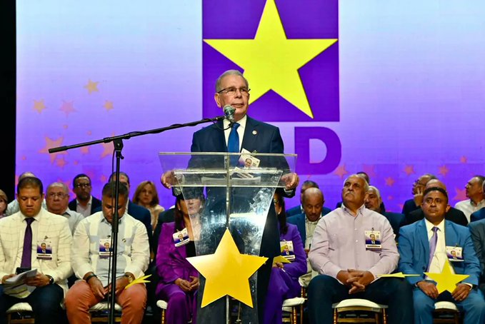 Danilo  Medina llama a militancia asumir ciclo de oposición “sin lloriqueos y pataleos”
