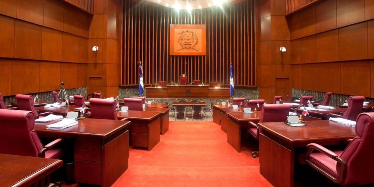Comisión Especial del Senado estudió Código Penal solo modificó relativo a discriminación