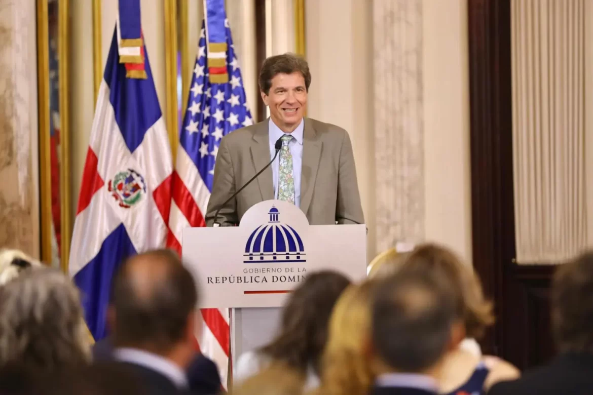 Subsecretario de Estado de Estados Unidos felicita creciente liderazgo del Gobierno de Abinader