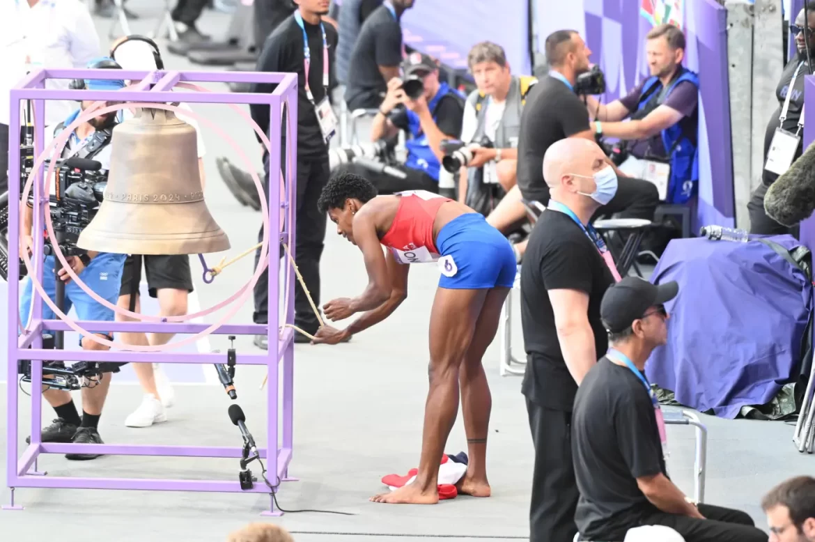 ¿Por qué Marileidy Paulino tocó una campana tras su oro en París 2024?