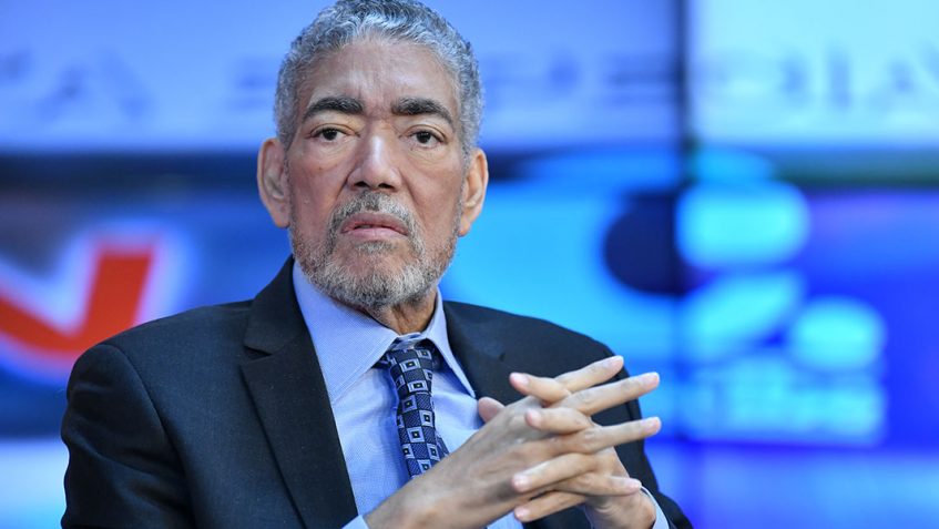 Abinader destituye a Miguel Mejía como ministro sin cartera tras declaraciones sobre Venezuela
