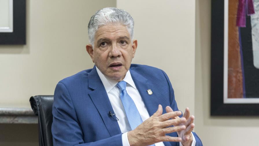 Eduardo Estrella es designado nuevo Ministro de Obras Públicas y Comunicaciones