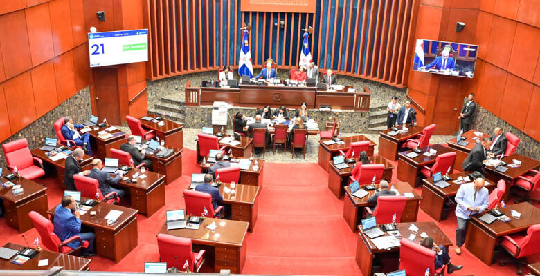 Proyecto de ley propone eliminar una de las dos exoneraciones a congresistas