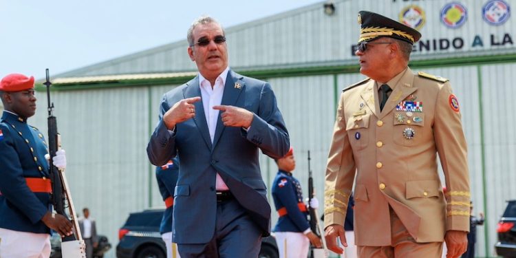 Presidente Abinader viajará hoy a Washington junto a empresarios dominicanos