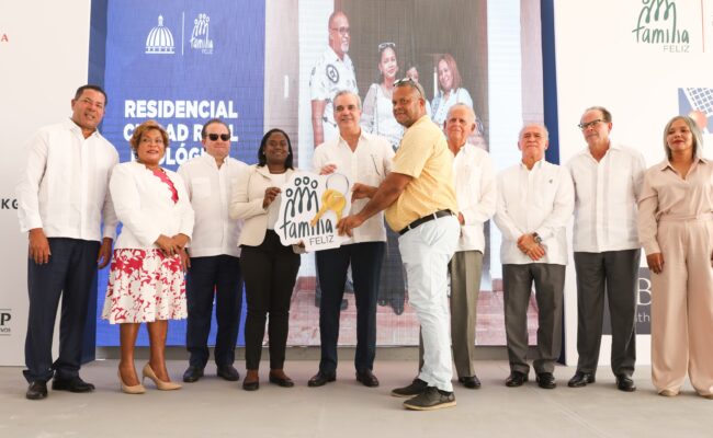 Presidente Abinader entrega 700 nuevos apartamentos y nuevos establecimientos en SDE