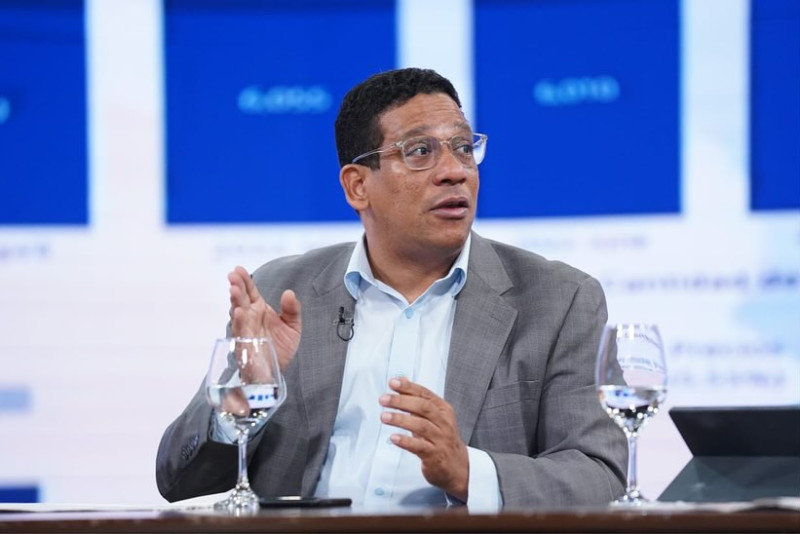 Carlos Pimentel renuncia como director de Alianzas Público-Privadas y se queda en Contrataciones