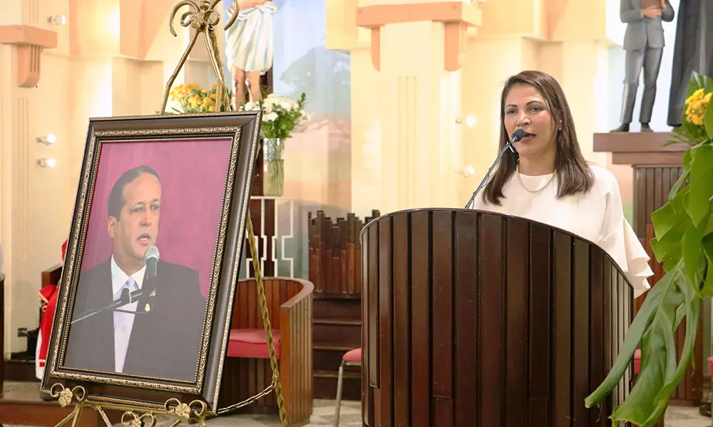 PLD realiza misa en memoria de Reinaldo Pared Pérez