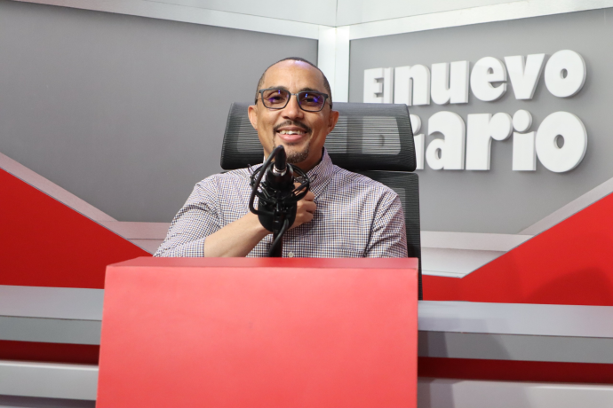 Comunicador apoya transparencia en pago de servicios para empleados públicos