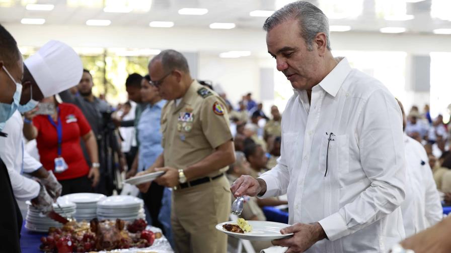 Abinader eleva el seguro médico de militares retirados al plan máximo