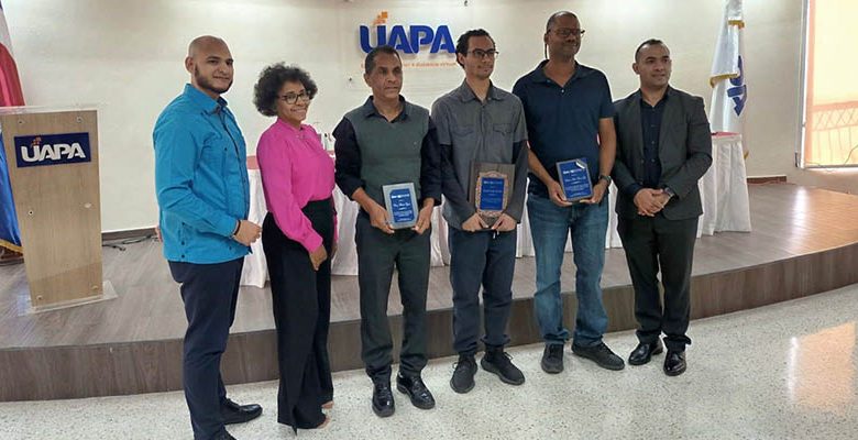 Escritor Eloy Tejera gana premio en concurso de cuentos en UAPA