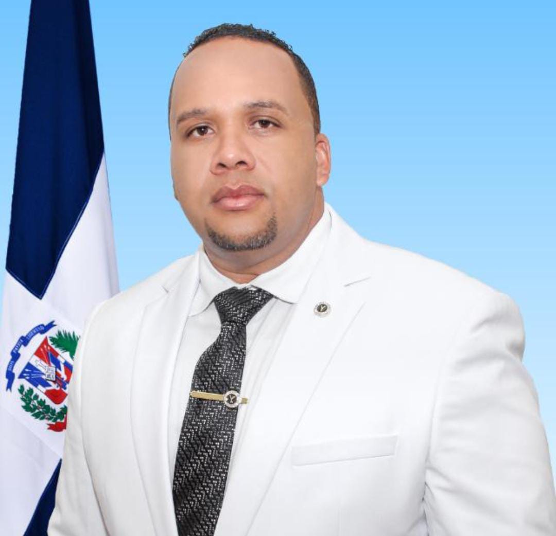 Regidor Yhonny Ferreras pide declarar urgencia para reparar vías de La Caleta